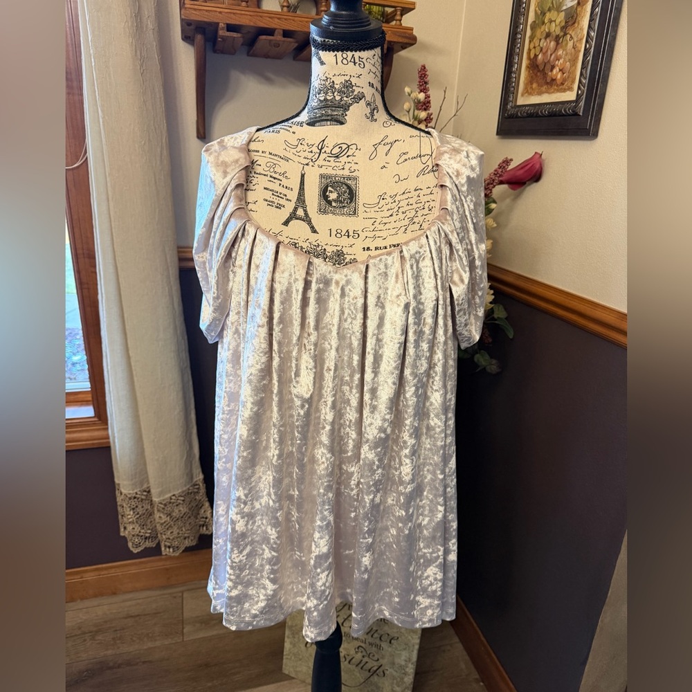 Anthropologie Maeve Short-Sleeve Drapey Velvet Tee - Picture 2 of 10